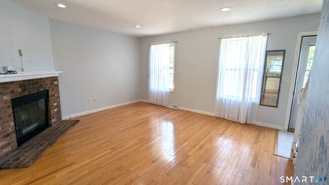 Building Photo - 157 Austin Ryer Ln
