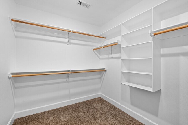 Building Photo - Spacious 4-Bedroom Home with Open Layout, ...