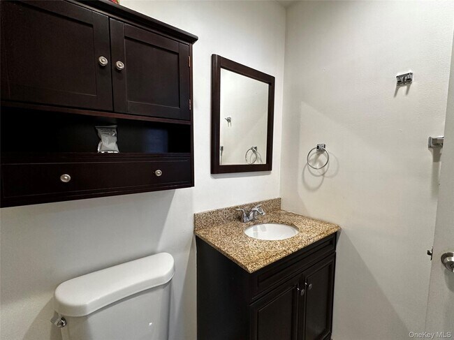 Building Photo - 79 Bailey Ct