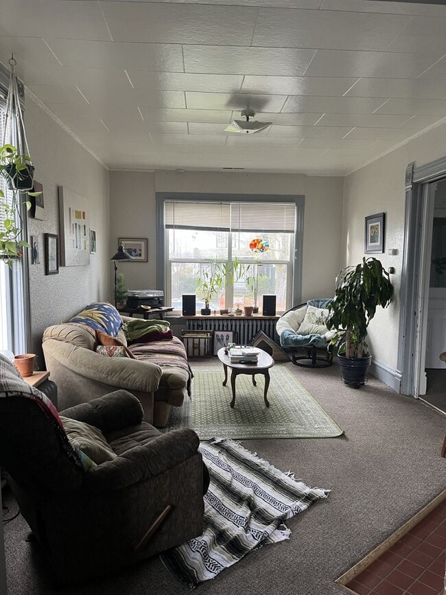 Building Photo - 1212 N Garden St