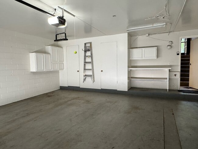 Building Photo - 492 Josephine St