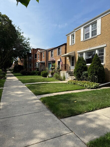 Building Photo - 5046 N Major Ave