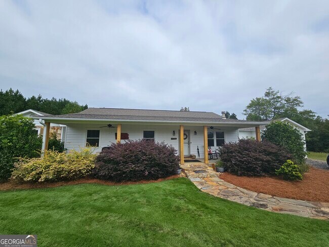 Building Photo - 6090 Strickland Town Rd