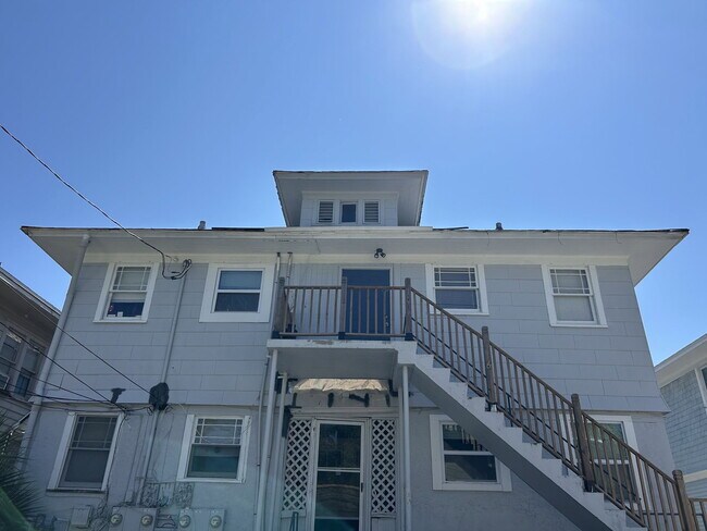 Building Photo - 940 6th St N
