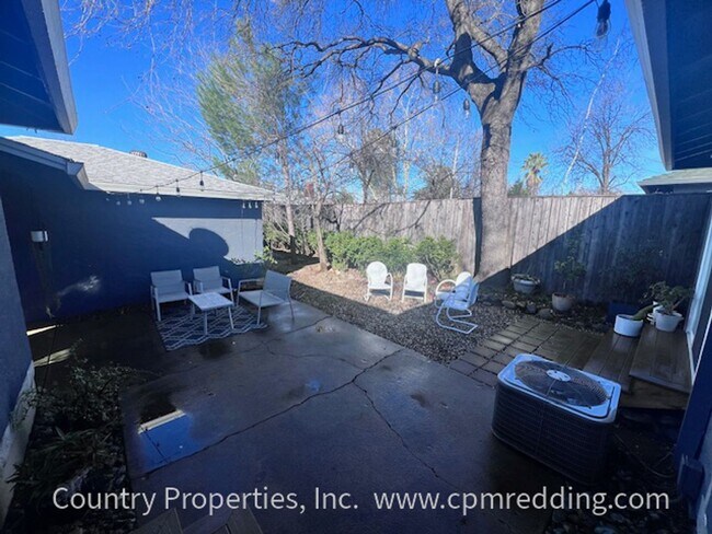 Building Photo - 2166 Garden Ave