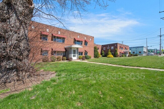 Building Photo - 1437 Lincoln Way