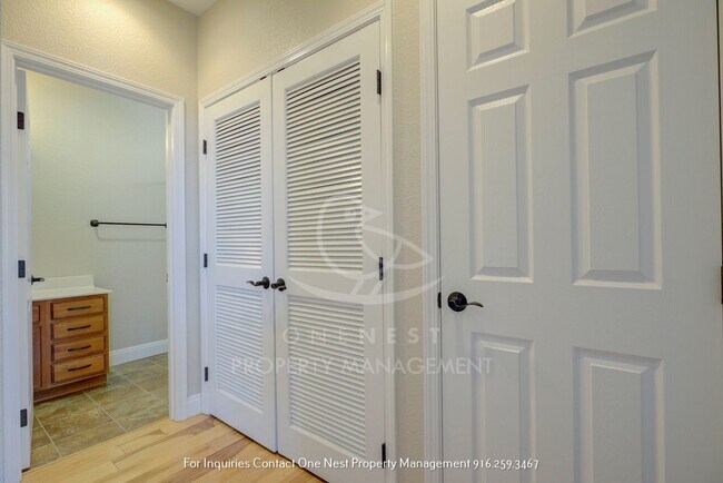 Building Photo - Lincoln Crossing Condo | 2 bedroom 2 bathroom