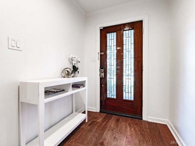 Building Photo - 8918 Link Ct