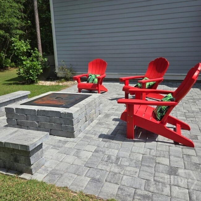 Building Photo - 467 Bothwell Dr