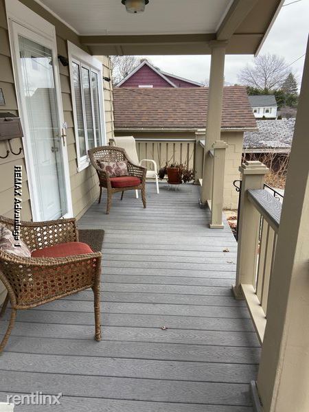 Building Photo - 3 br, 1 bath Townhome - 6 Billow St L Unit L