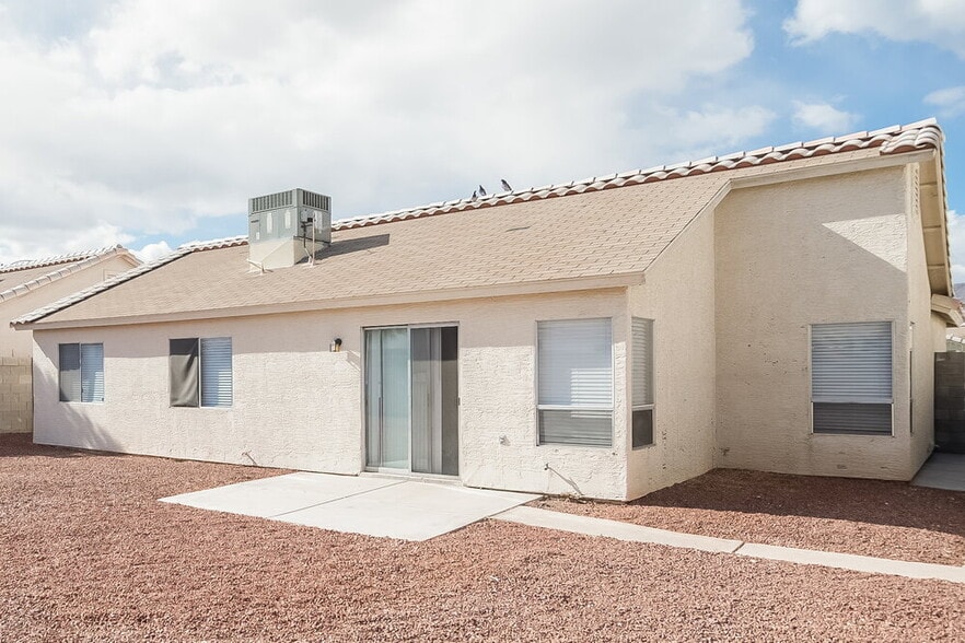 Building Photo - 3207 W Verde Way