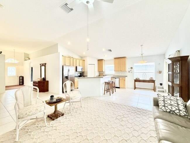 Building Photo - 854 Addison Dr NE