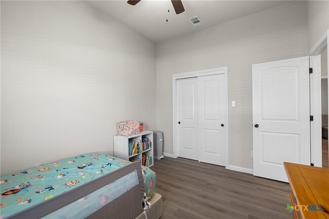 Building Photo - 7822 Kendall Hill Dr