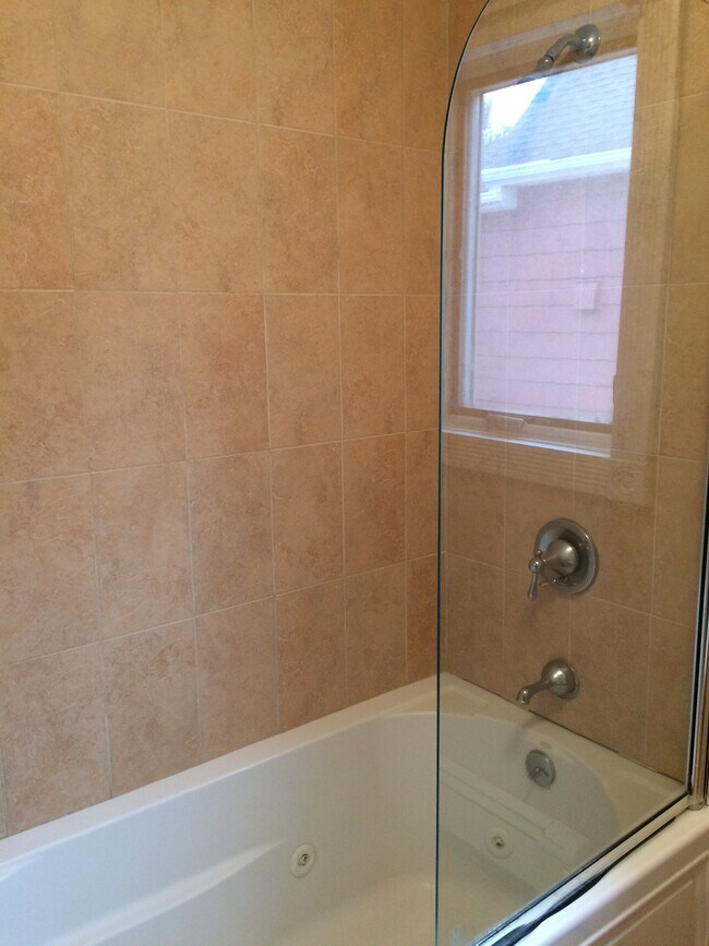 Full Bath - 65 Spruce Ave