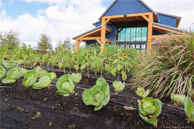 Building Photo - 950 SW Pr Ave