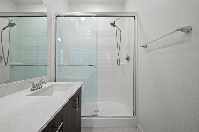 Building Photo - 5495 Seacliff Pl