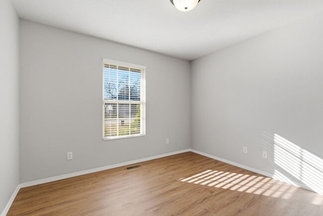 Building Photo - 205 E Lapis St