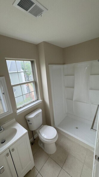 Building Photo - 8623 Beekman Pl