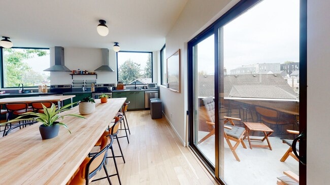 Building Photo - Modern Architecture in a Stunning Coliving Building! Amazing Neigborhood!