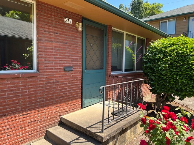 Primary Photo - 1Bed/1Bath Laurelhurst Apartment