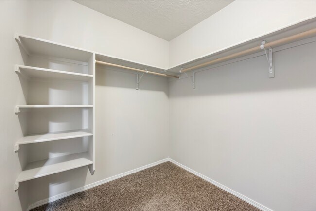 Building Photo - 1860 E Adelaide Dr