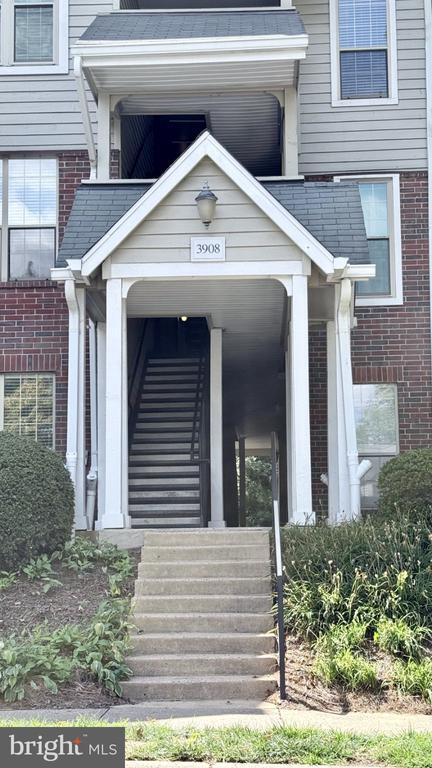 Building Photo - 3908 Penderview Dr