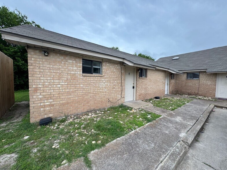 Building Photo - 715 N 20th St