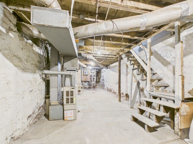 Building Photo - 1527 Naudain St