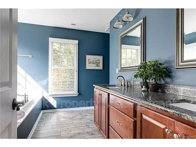 Building Photo - 4700 Kipper Dr