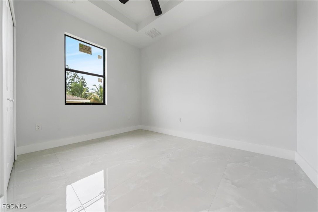 Building Photo - 134 Harold Ave S