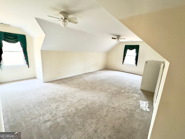 Building Photo - 219 Deerhill Dr