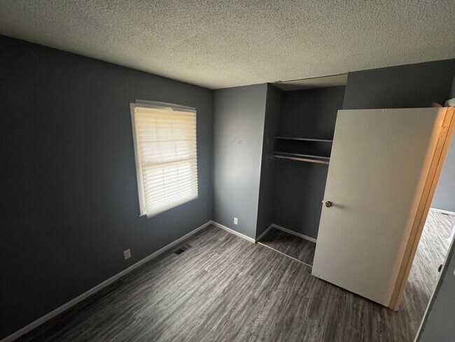 Building Photo - 1911 E Fairchild St