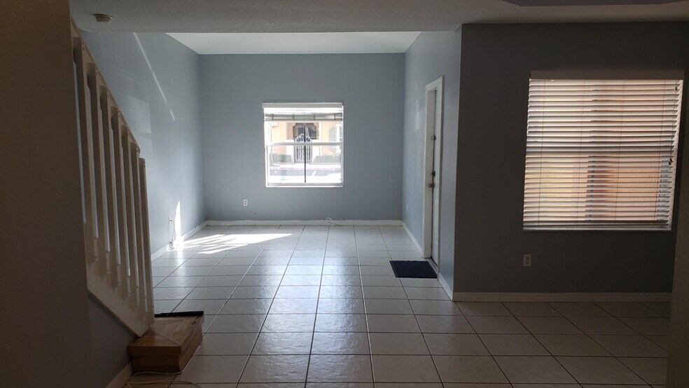 Building Photo - 4965 Leeward Ln