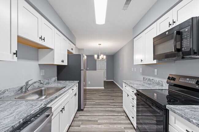 Building Photo - 310 Country Club Villa Dr