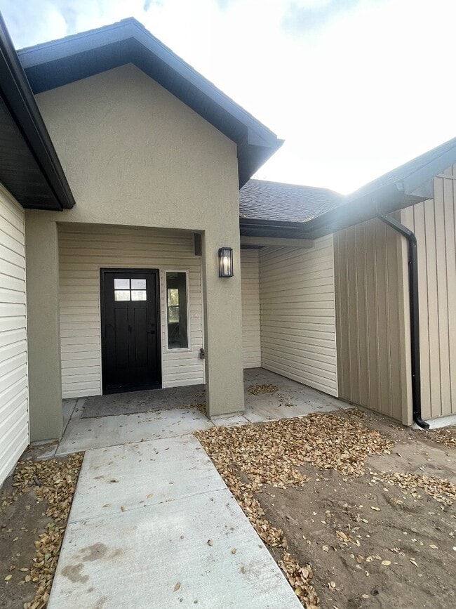 Building Photo - 2011 18th St