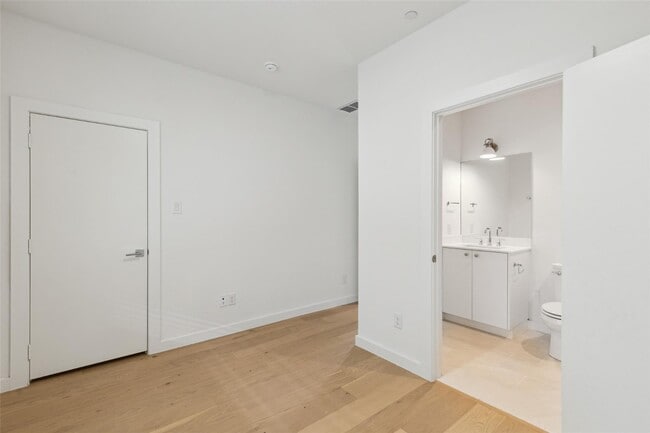 Building Photo - 6144 Oram St