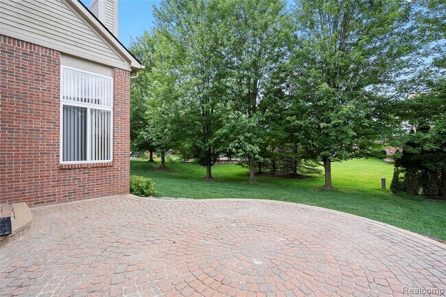Building Photo - 50353 Livingston Dr