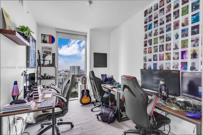 Building Photo - 501 NE 31st St