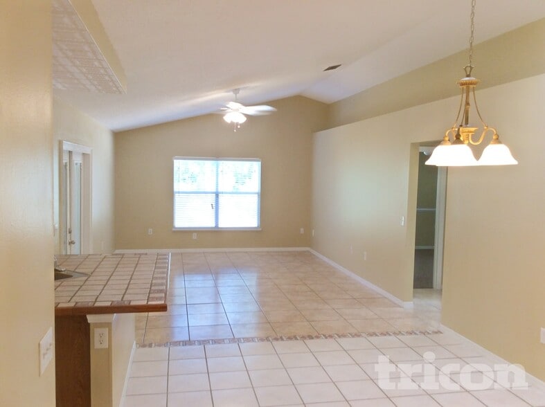 Building Photo - 2884 Forest Edge Dr