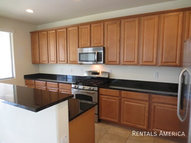Building Photo - 890 E Doral Ct