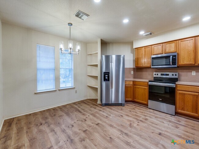 Building Photo - 510 Maricopa Dr