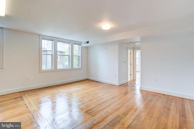 Primary Photo - 1575 Spring Pl NW