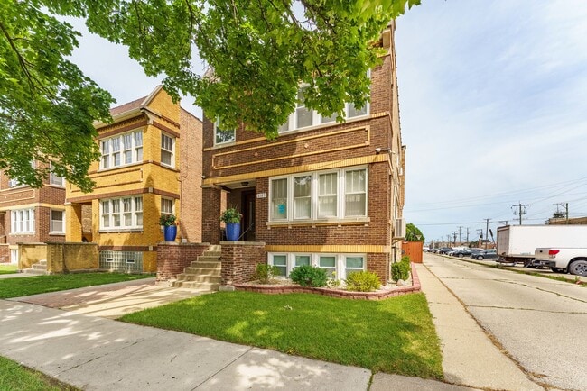Building Photo - 2125 Wesley Ave