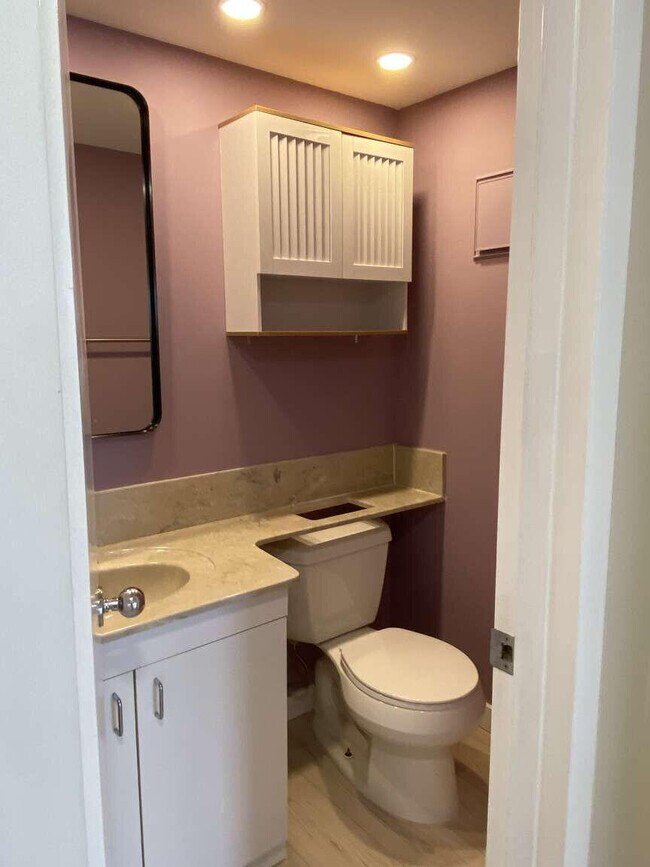 Building Photo - 4048 Exeter C