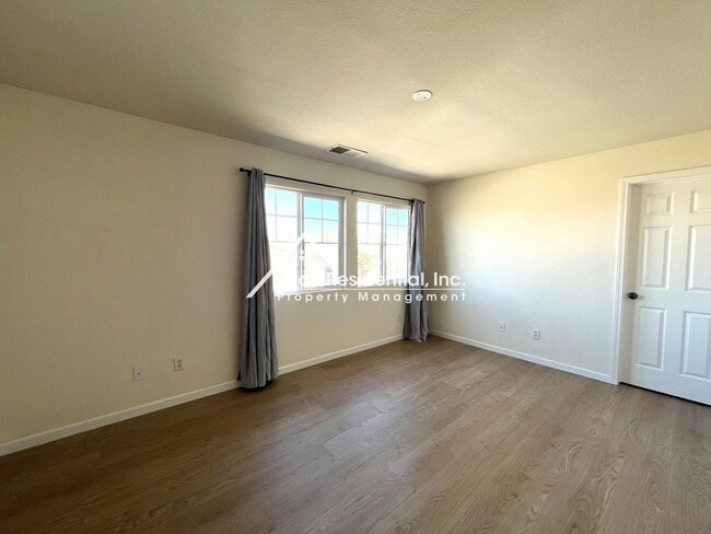 Building Photo - Spacious 4bd/3ba Elk Grove Home!