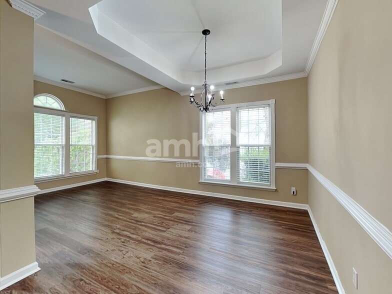 Building Photo - 9 Avenel Ct