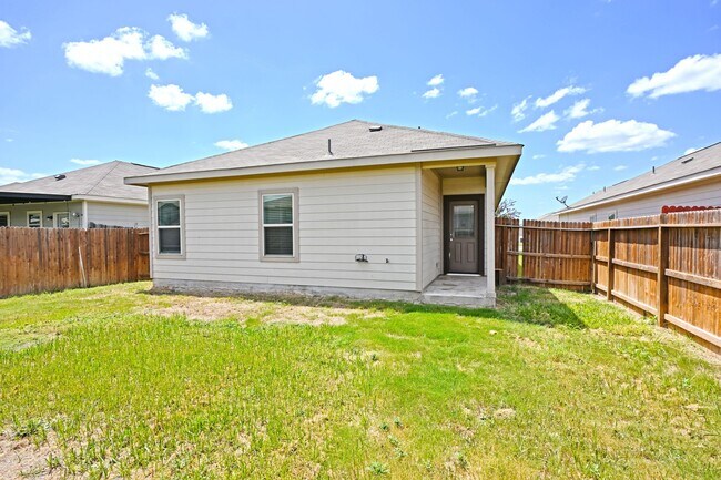 Building Photo - 133 Buttercup Bnd