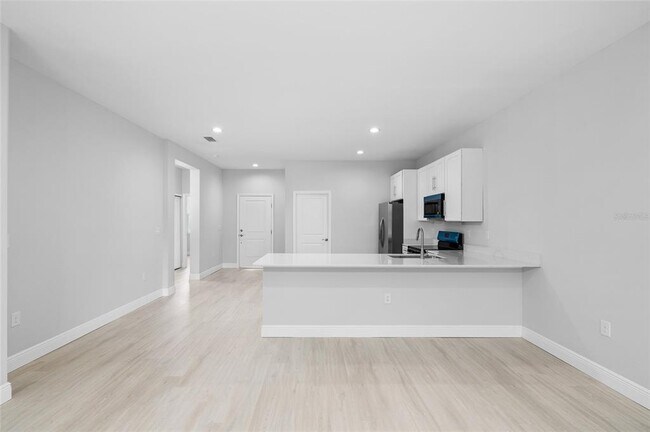 Building Photo - 10026 Cocoa Beach St