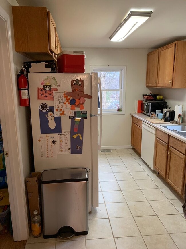 Building Photo - 1 bedroom, 1 bath home - Available August 2026!