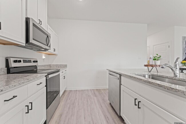 Building Photo - 12780 Sweetleaf Ave